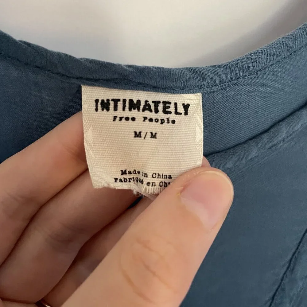 Intimately Free People blue flowy top comfortable women's size medium rayon